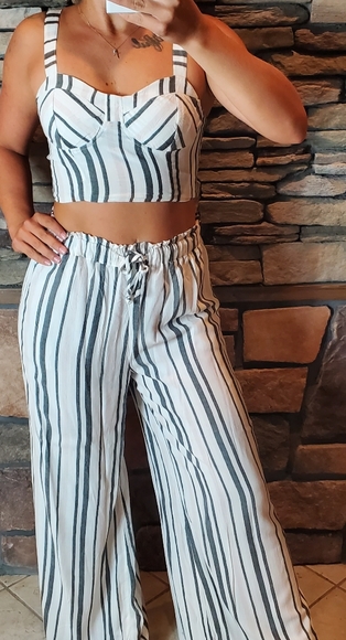 American Eagle Outfitters Pants - American Eagle Matching Crop and Pants